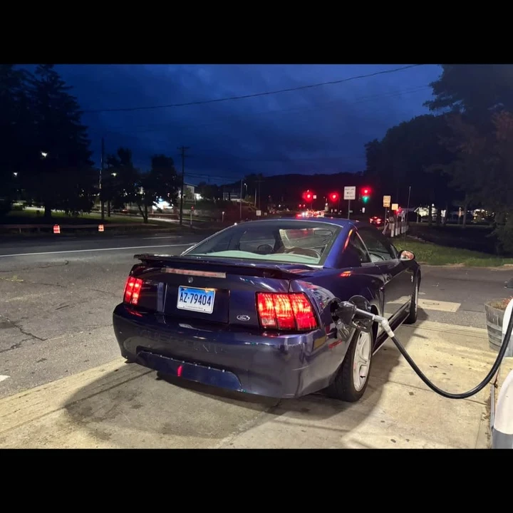 2001 Ford SN95 Mustang - Image 2 of 3