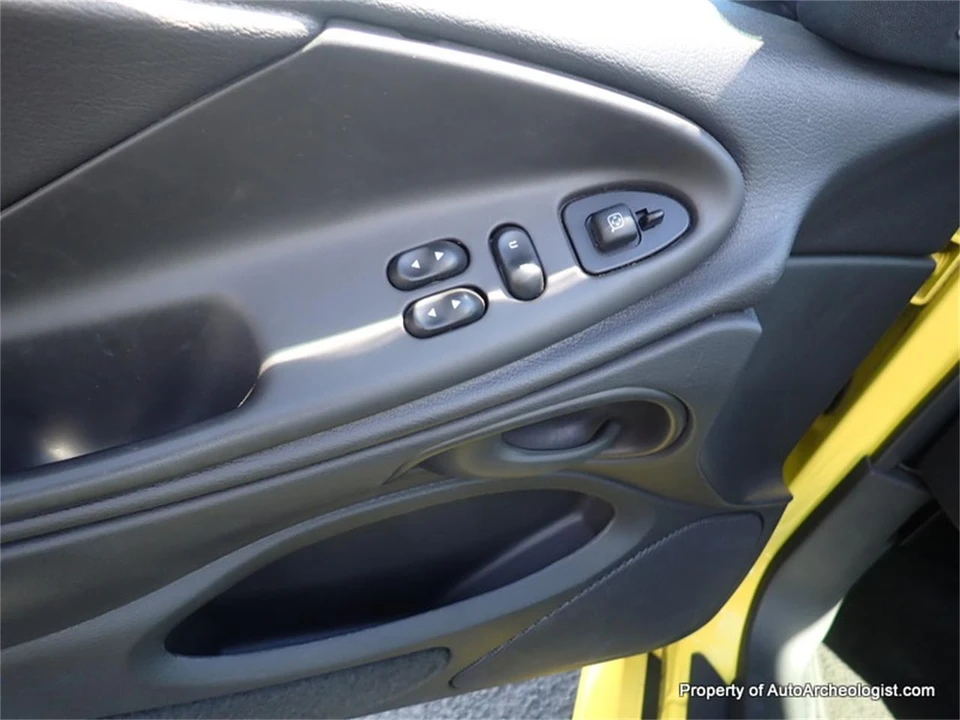 2001 Ford SN95 Mustang - Image 10 of 24