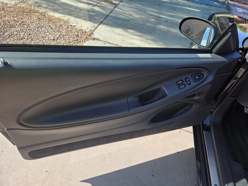 2001 Ford SN95 Mustang - Image 18 of 27