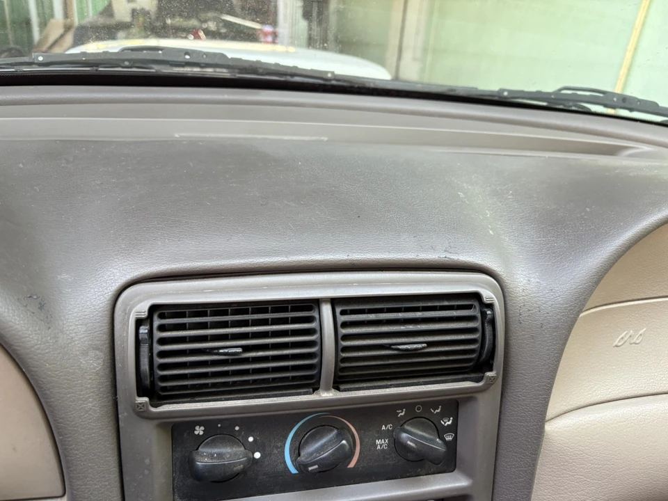 2001 Ford SN95 Mustang - Image 2 of 23