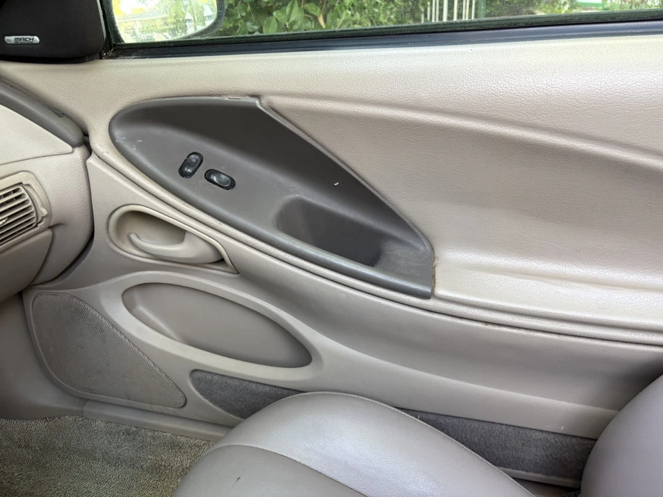 2001 Ford SN95 Mustang - Image 16 of 23