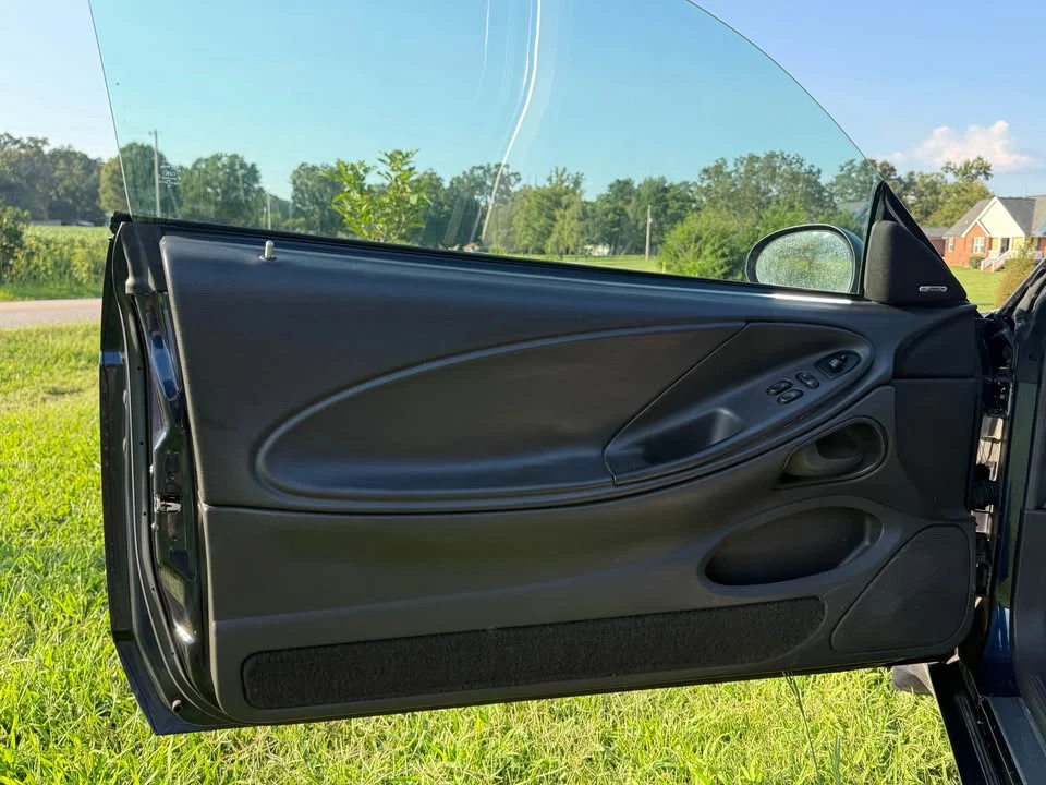 2001 Ford SN95 Mustang - Image 15 of 17