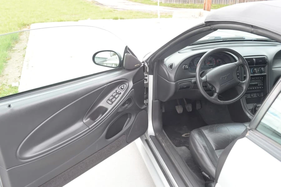 2001 Ford SN95 Mustang - Image 6 of 9