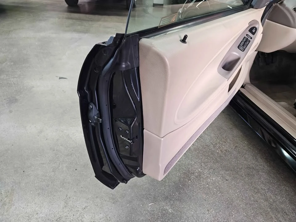 2001 Ford SN95 Mustang - Image 15 of 16