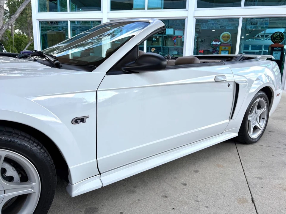 2001 Ford SN95 Mustang - Image 13 of 31