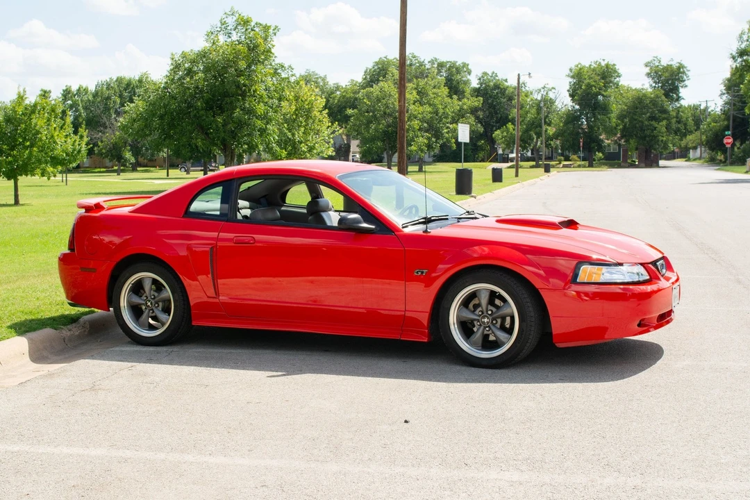 2001 Ford SN95 Mustang - Image 13 of 31