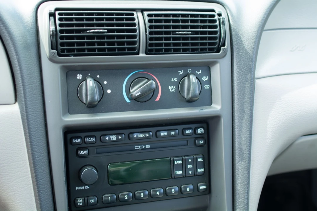 2001 Ford SN95 Mustang - Image 20 of 31