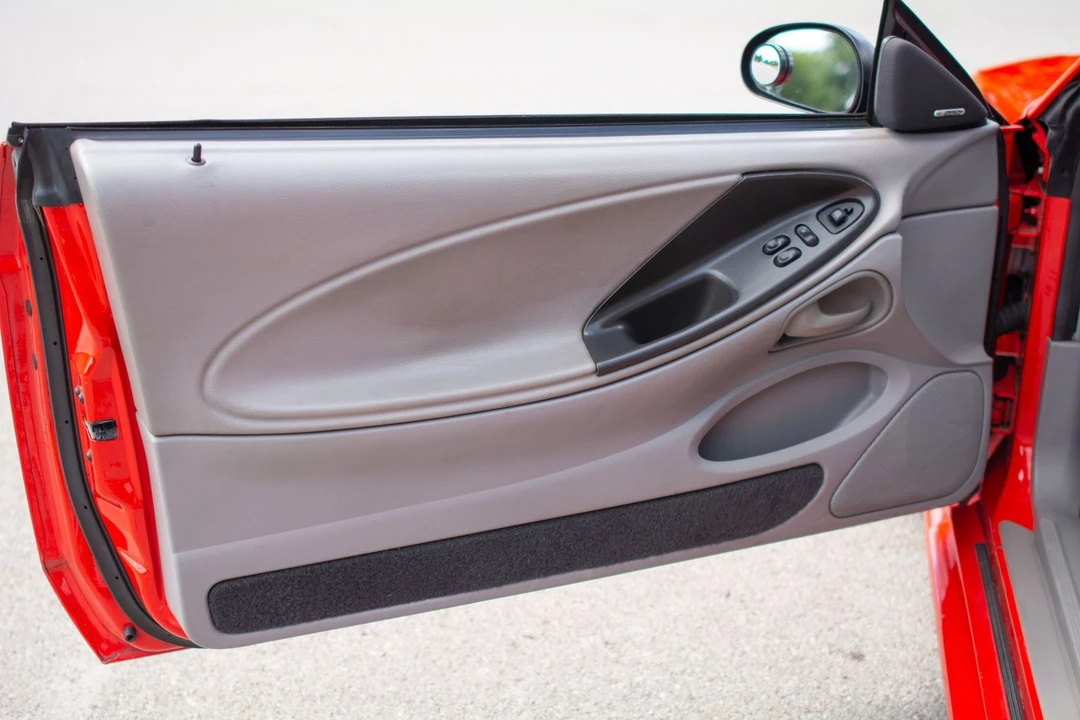 2001 Ford SN95 Mustang - Image 15 of 31