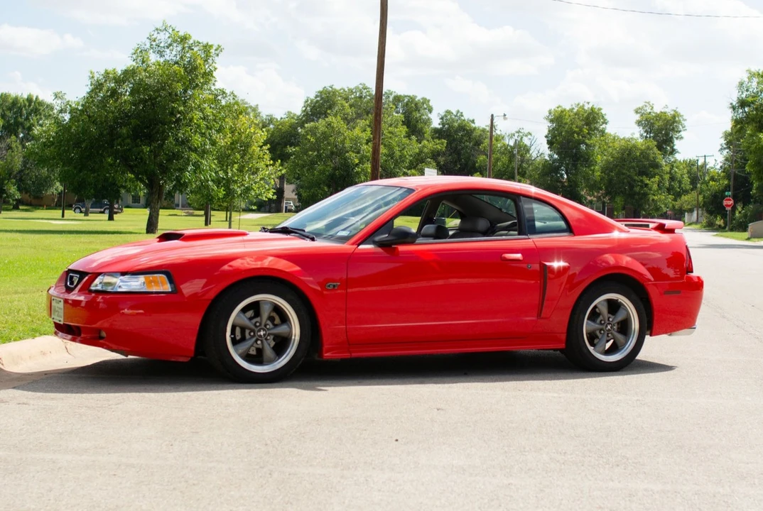 2001 Ford SN95 Mustang - Image 2 of 31