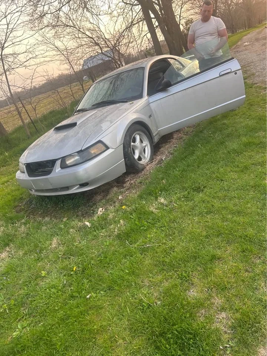 2001 Ford SN95 Mustang - Image 2 of 2
