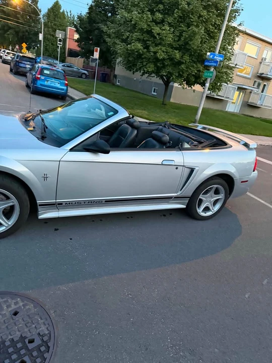 2001 Ford SN95 Mustang - Image 8 of 13