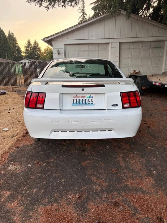 2001 Ford SN95 Mustang - Image 4 of 10