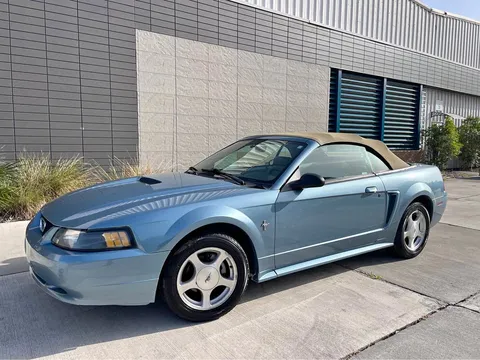 2001 Ford Mustang Deluxe 2dr Convertible