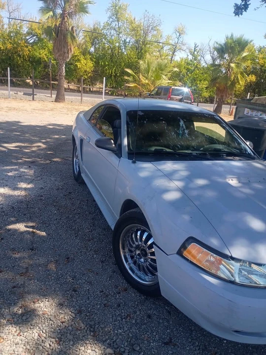 2001 Ford SN95 Mustang - Image 2 of 3