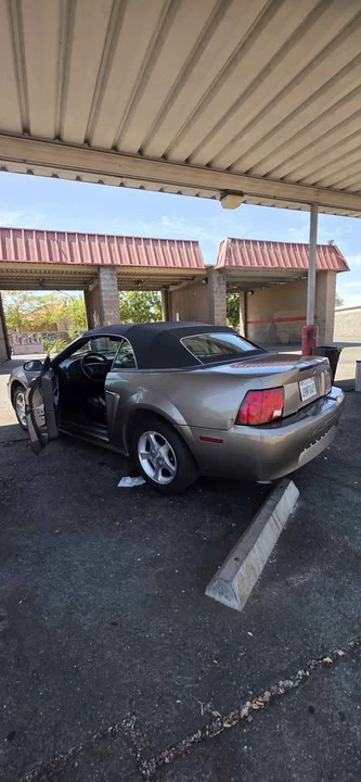 2001 Ford SN95 Mustang - Image 3 of 3