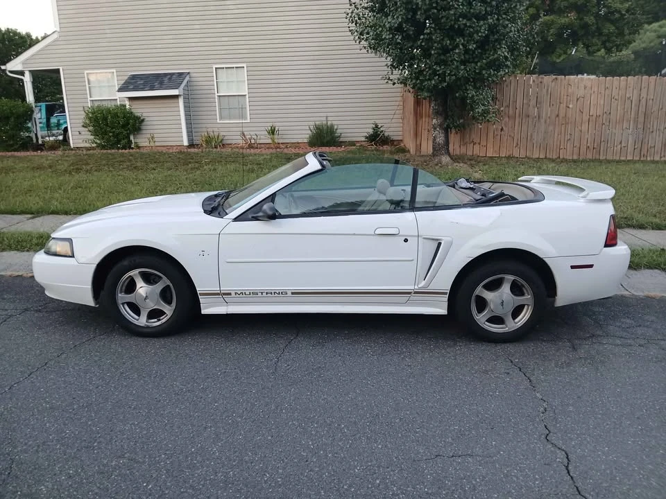 2001 Ford SN95 Mustang - Image 9 of 14