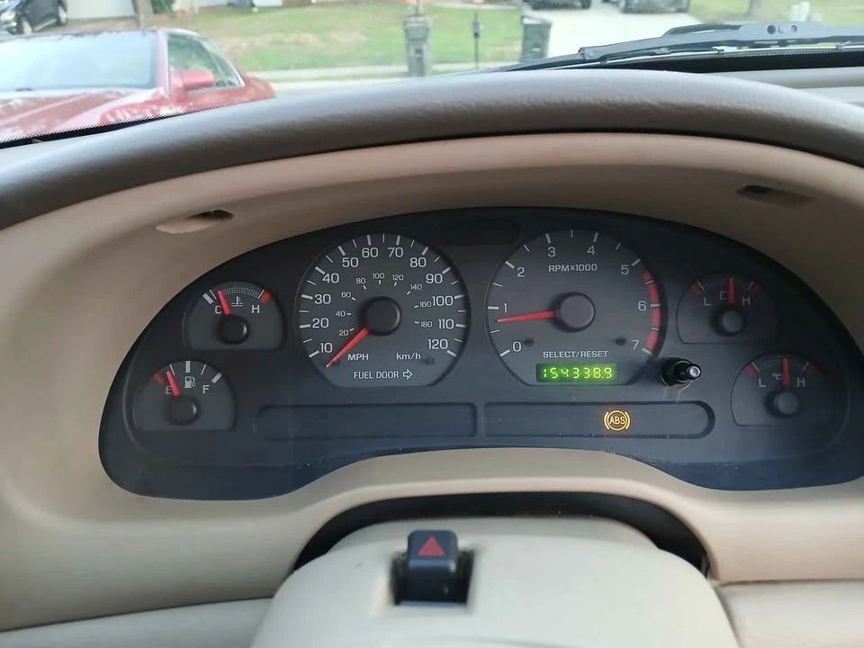 2001 Ford SN95 Mustang - Image 13 of 14