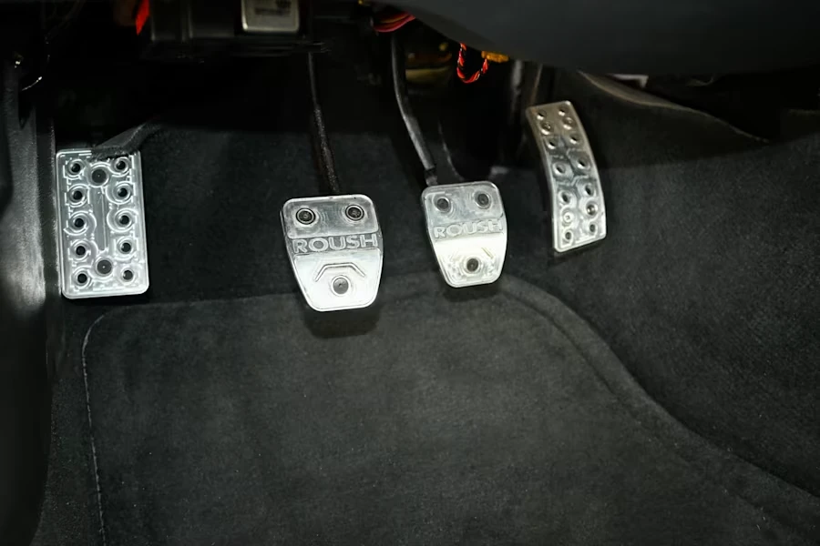 2001 Ford SN95 Mustang - Image 13 of 31