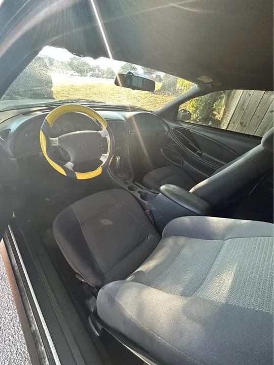 2001 Ford SN95 Mustang - Image 3 of 3