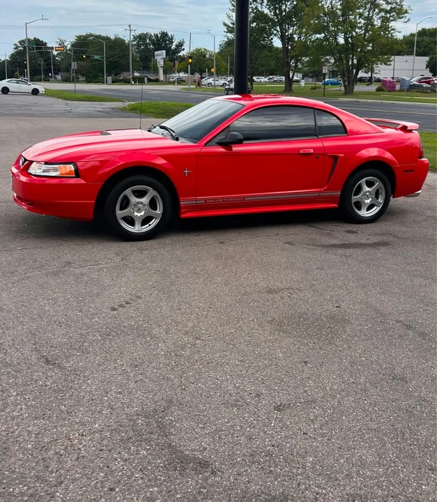 2001 Ford SN95 Mustang - Image 2 of 9