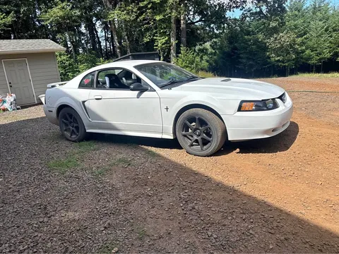 2001 Ford Mustang V6 Coupe 2D