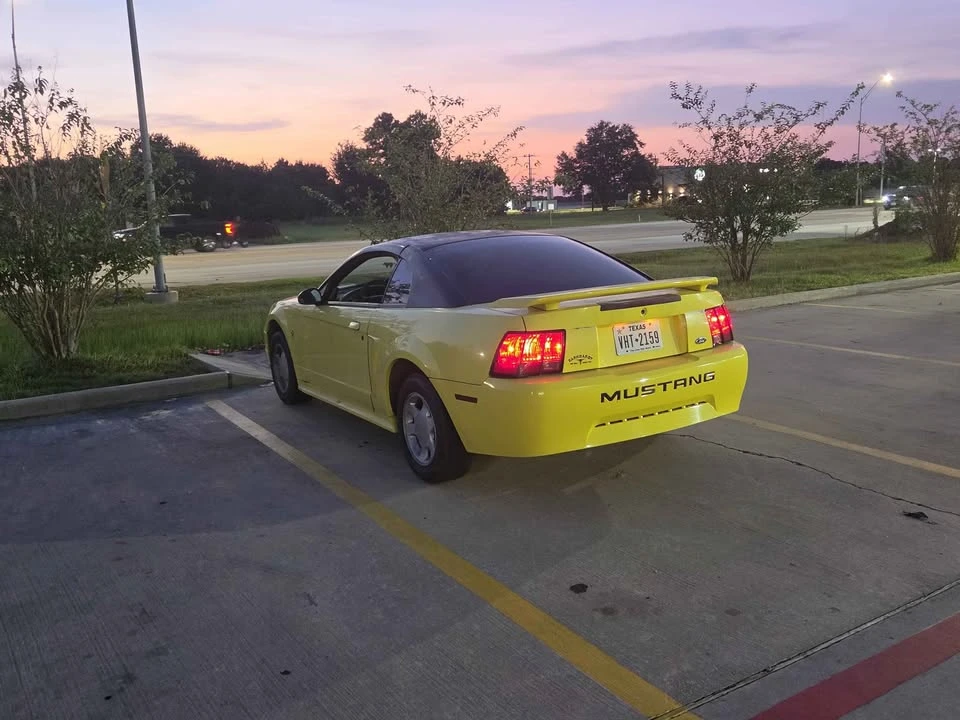 2001 Ford SN95 Mustang - Image 2 of 3