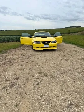 2001 Ford Mustang V6 Coupe 2D