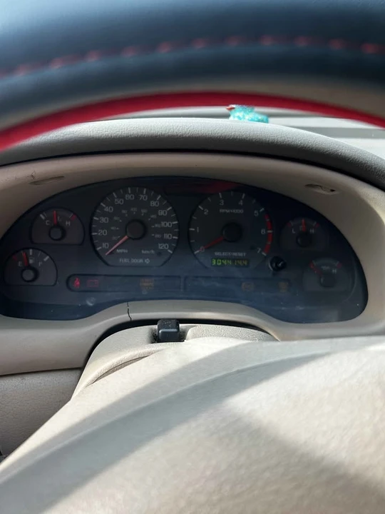 2001 Ford SN95 Mustang - Image 8 of 9