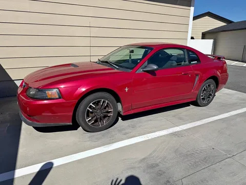 2001 Ford Mustang V6 Coupe 2D