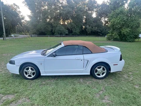2001 Ford Mustang V6 Premium Convertible 2D