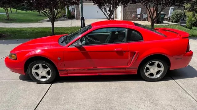 2001 Ford Mustang V6 Premium Pony Package