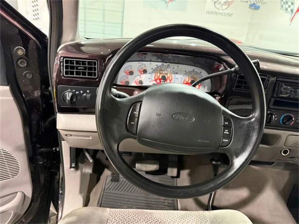 2001 Ford Super Duty 1st Gen - Image 9 of 10