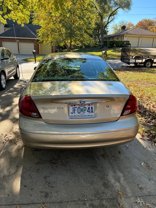2001 Ford Taurus 4th Gen - Image 3 of 7