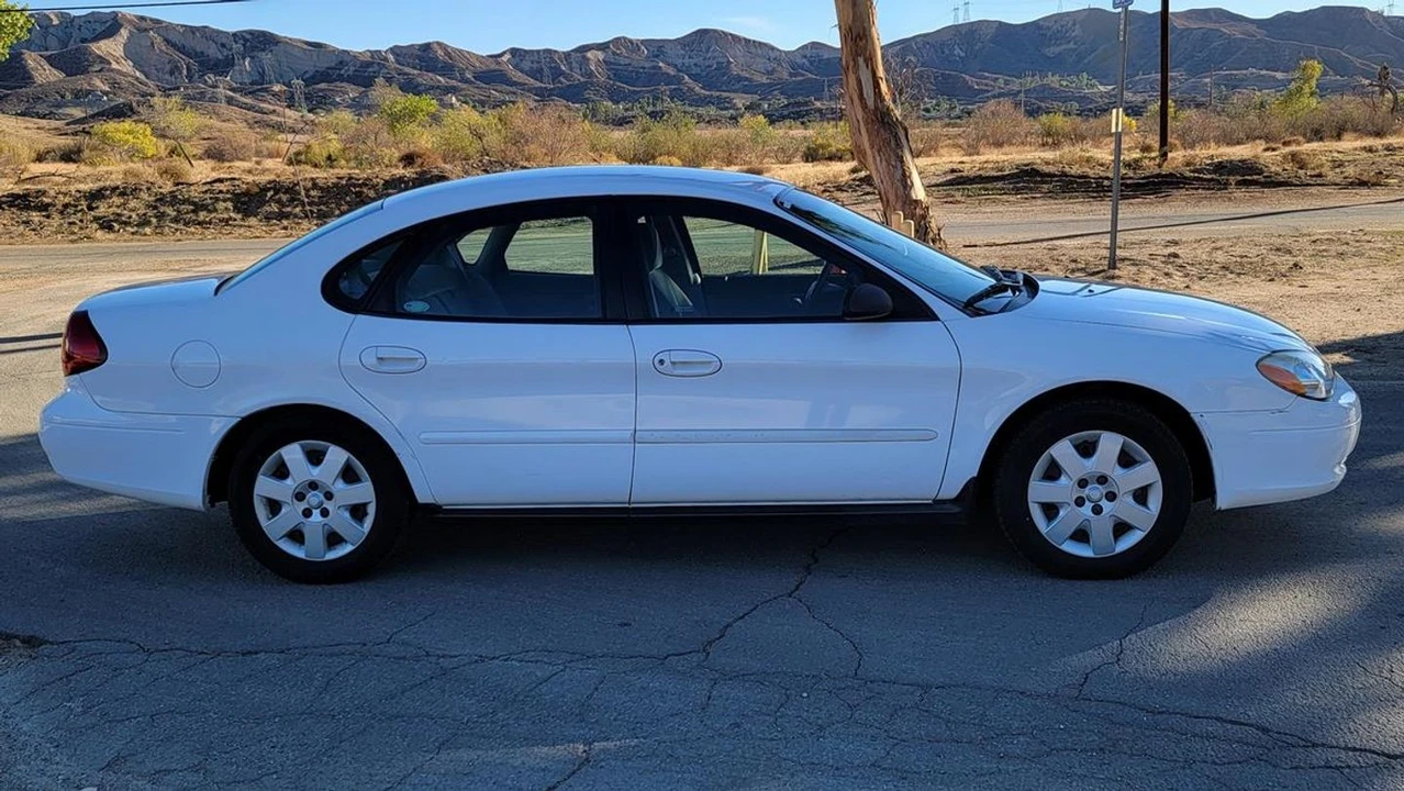 2001 Ford Taurus 4th Gen - Image 9 of 11