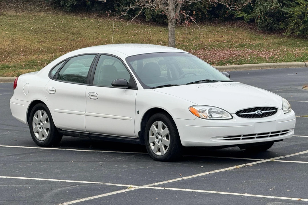 2001 Ford Taurus 4th Gen - Image 2 of 31