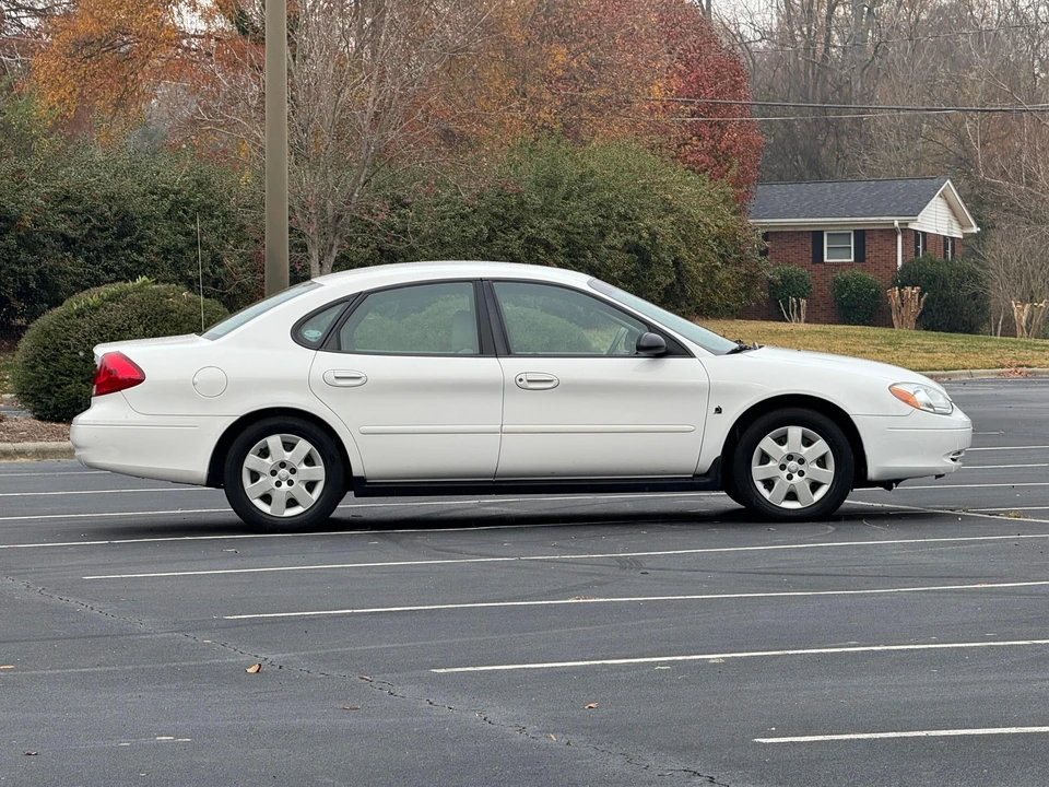 2001 Ford Taurus 4th Gen - Image 16 of 31
