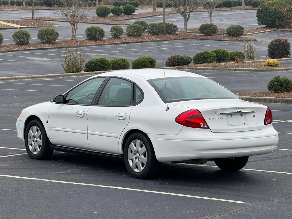 2001 Ford Taurus 4th Gen - Image 10 of 31