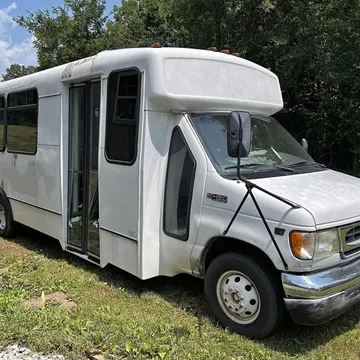 2001 Ford E-450