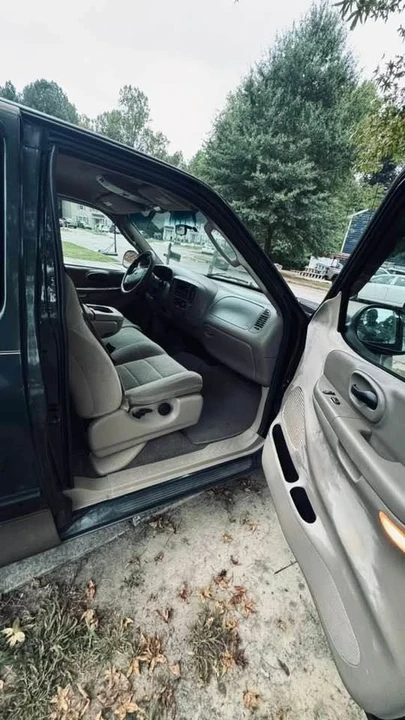 2001 Ford F-150 10th Gen - Image 7 of 12