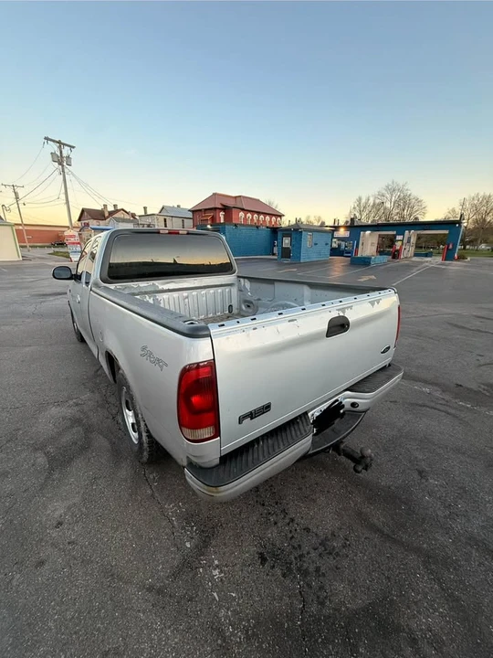 2001 Ford F-150 10th Gen - Image 5 of 9