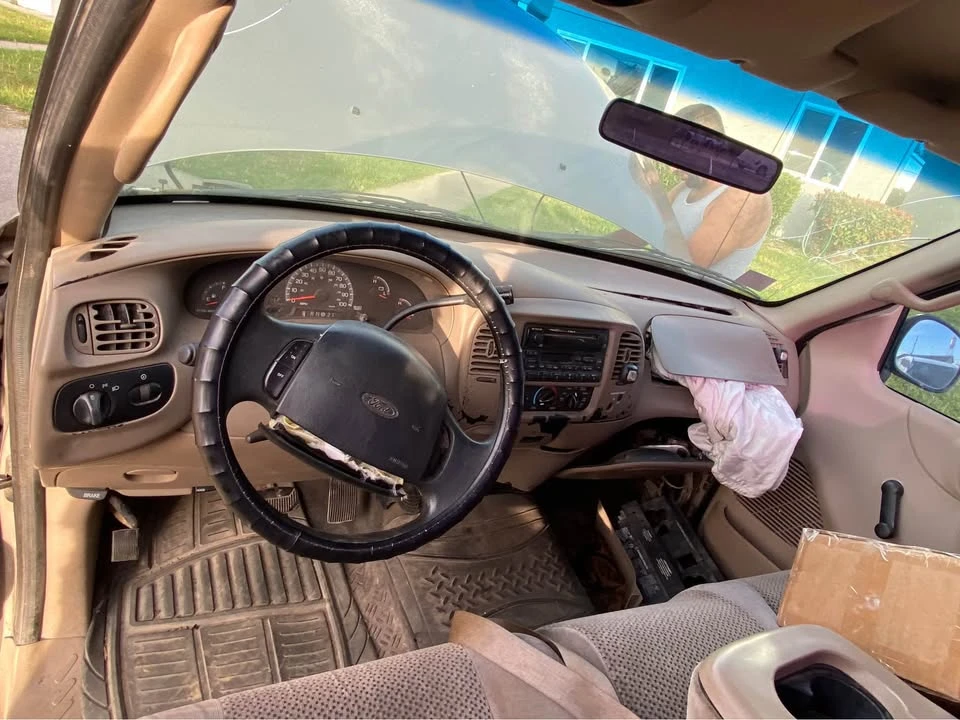 2001 Ford F-150 10th Gen - Image 2 of 12