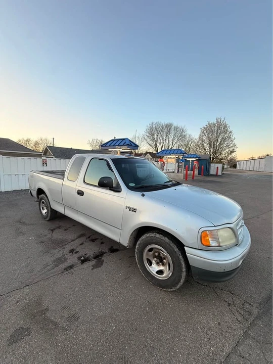 2001 Ford F-150 10th Gen - Image 2 of 9
