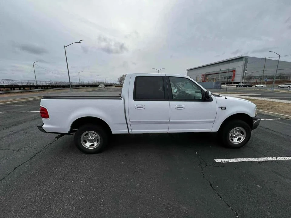 2001 Ford F-150 10th Gen - Image 2 of 11