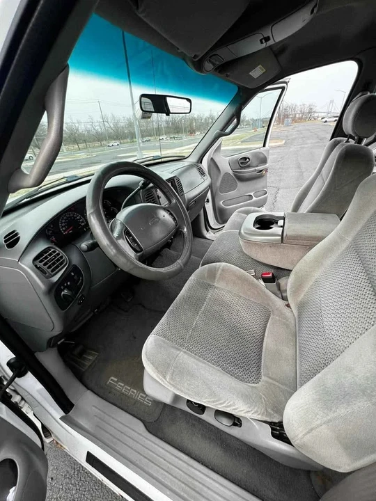 2001 Ford F-150 10th Gen - Image 7 of 11