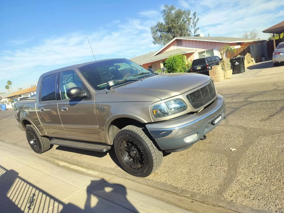 2001 Ford F-150 10th Gen - Image 2 of 12