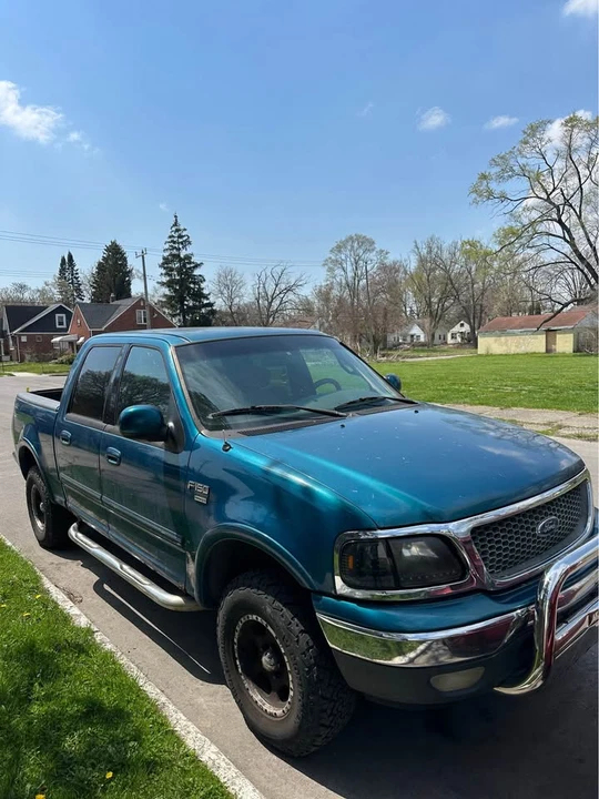 2001 Ford F-150 10th Gen - Image 2 of 2
