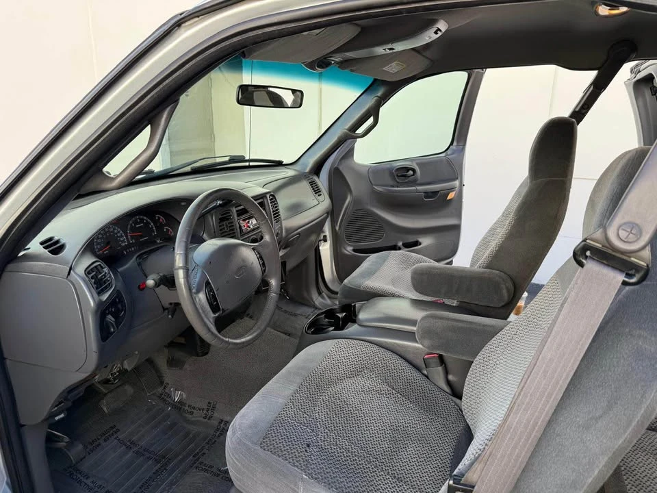 2001 Ford F-150 10th Gen - Image 13 of 15