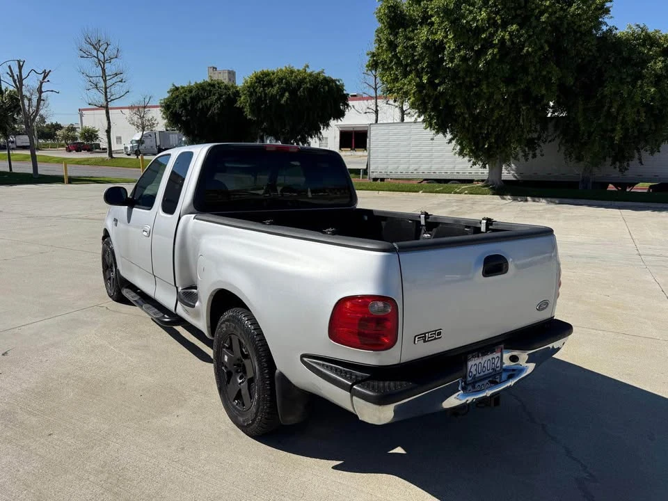 2001 Ford F-150 10th Gen - Image 2 of 15