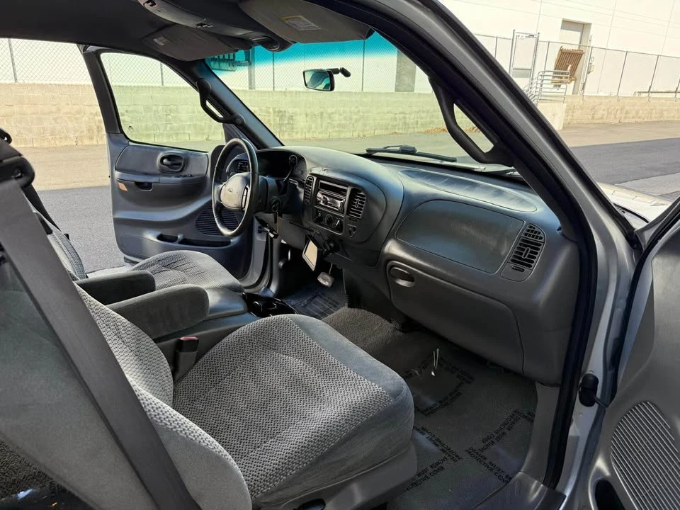 2001 Ford F-150 10th Gen - Image 11 of 15