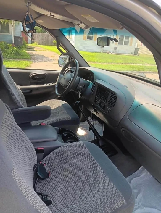 2001 Ford F-150 10th Gen - Image 6 of 9